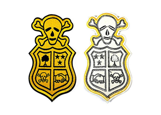 Brooches Adhesive Embroidered Patches Iron - On Backing Customized Shape supplier