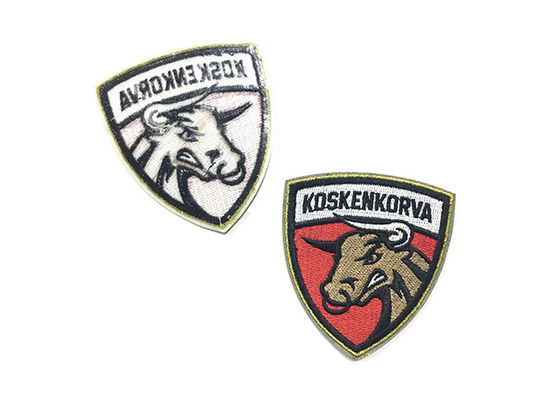 Brooches Adhesive Embroidered Patches Iron - On Backing Customized Shape supplier